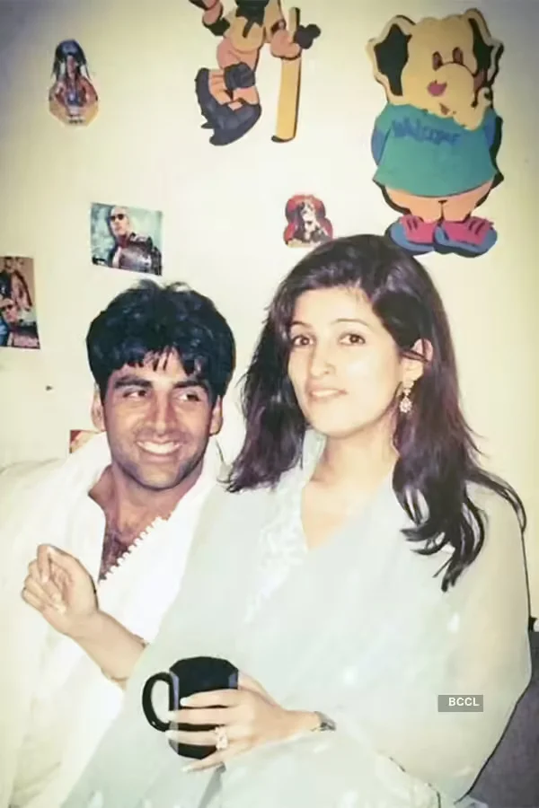 Here’s a rare photo of Bollywood’s original Khiladi Akshay Kumar and his darling wife Twinkle Khanna during their early days.