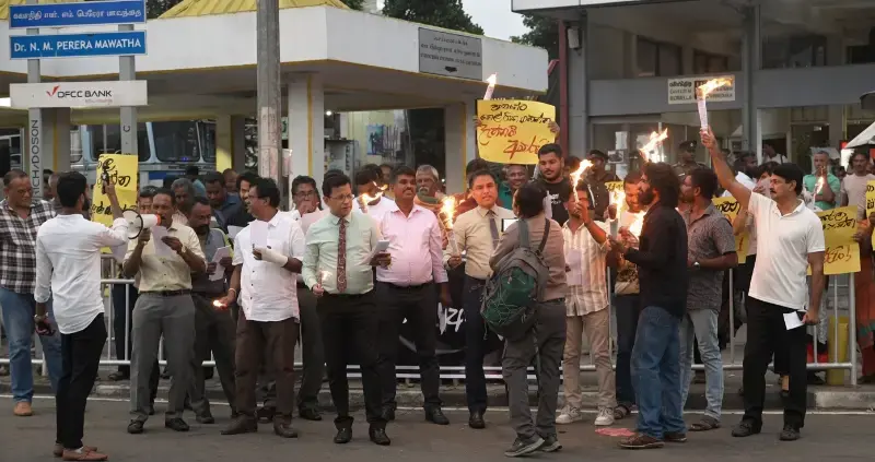 akd-go-home-protests-comments-fell-while-mt-malambe-and-maharagama-were-placed