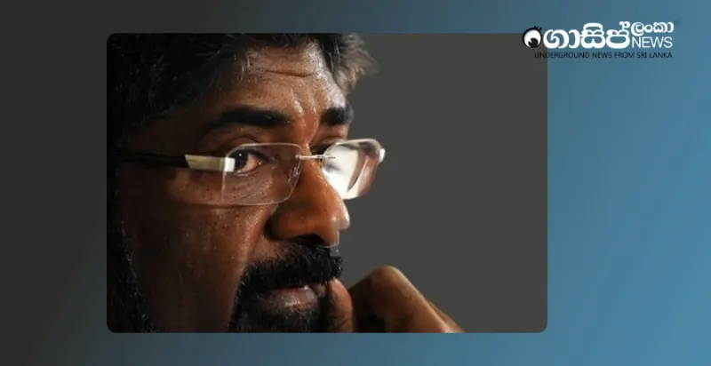 keheliya-rambukwella-tacen-to-prearl-and-a-statue-of-seevali-in-his-trouser-pocket