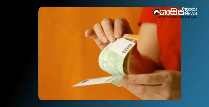 customs-officer-commits-financial-fraud-by-selling-cosmetics-worth-millions-of-rupees-abroad