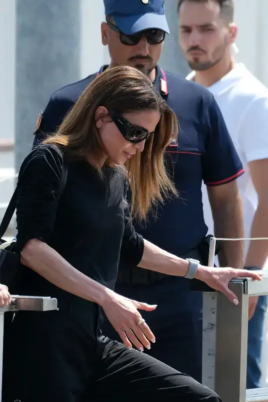 gossiplanka image 17