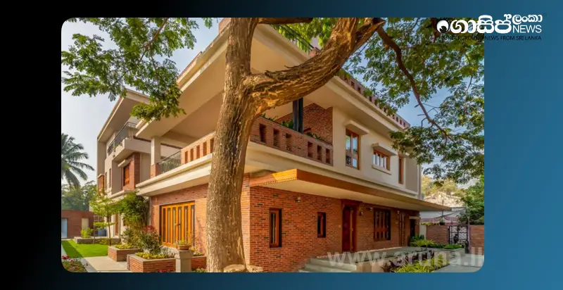 a-chief-minister-forcibly-occupies-an-estate-bungalow