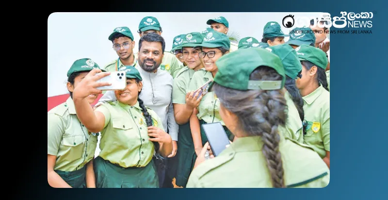 environmentalists-take-a-selfie-with-the-president