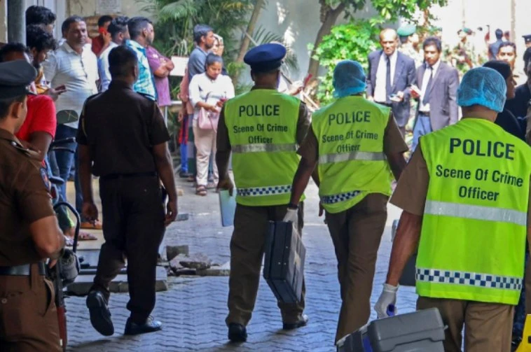 woman-falls-negombo-death