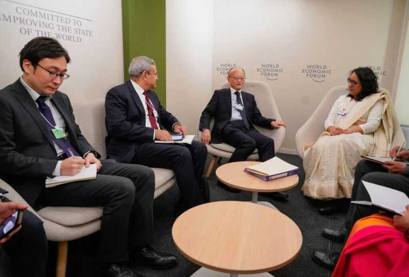 prime-minister-amarasuriya-meets-adb-chairman-kanda-in-davos