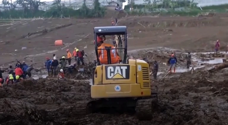 10-dead-80-missing-in-indonesia-landslide