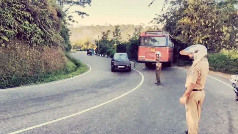 80-lives-are-saved-by-the-skill-of-the-driver-in-talawakela