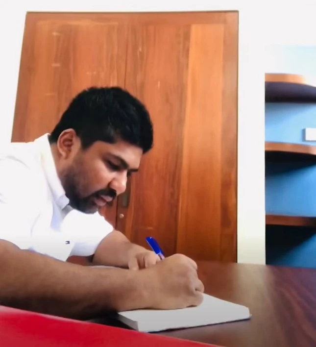 ping-pong-instead-of-gamini-lokuge-in-pohottutu