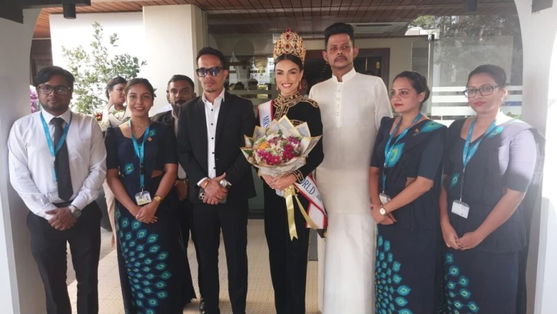 sabina-yusuf-who-won-the-third-place-in-the-world-married-miss-contest-went-to-the-island-photos