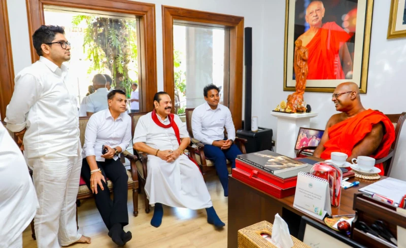 former-president-mahinda-worships-sarvajna-relics-at-gangarama-photos