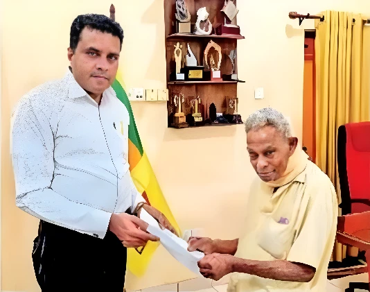 the-two-senior-citizens-who-said-to-give-the-million-ditwa-compensation-money-offered-by-the-government-to-someone-else