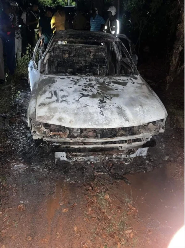 the-police-have-found-the-car-that-the-suspects-were-believed-to-have-come-from-in-connection-with-the-shooting-of-a-lawyer-and-his-wife-at-a-supermarket-parking-lot-in-akuregoda-after-it-was-set-on-fire-in-galle-baddegama-area