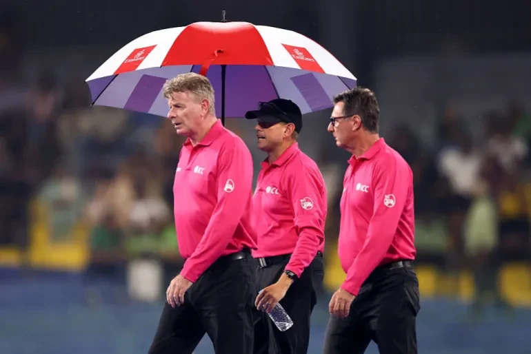 t20-world-cup-super8-the-match-between-pakistan-and-new-zealand-is-interrupted-by-rain-in-colombo