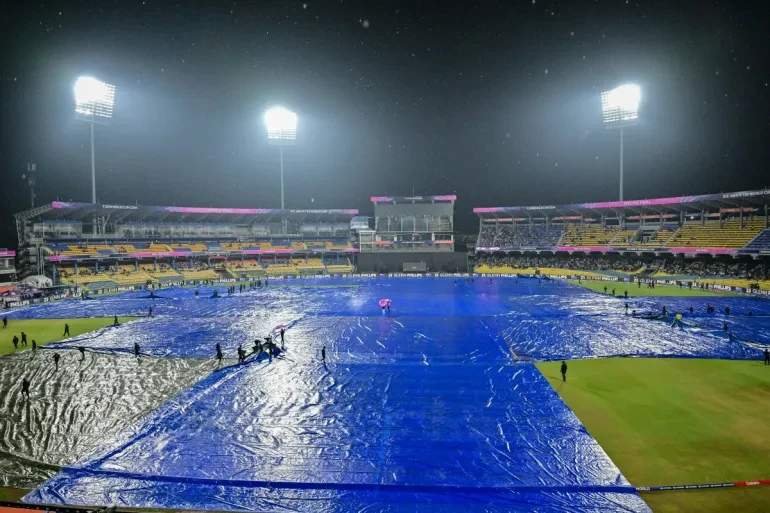 t20-world-cup-super8-the-match-between-pakistan-and-new-zealand-is-interrupted-by-rain-in-colombo