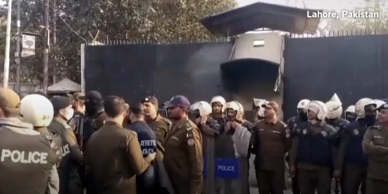 riots-across-pakistan---un-office-also-hit---23-dead-now