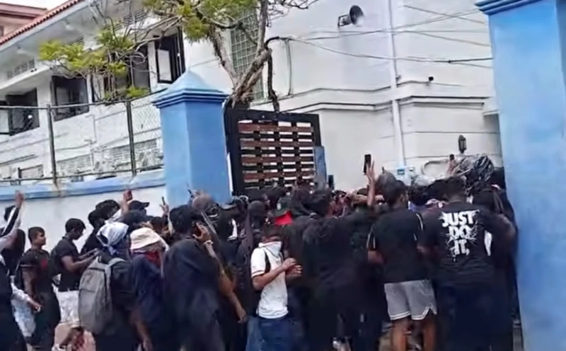 bigmatch-boys-jump-to-visakha-photos