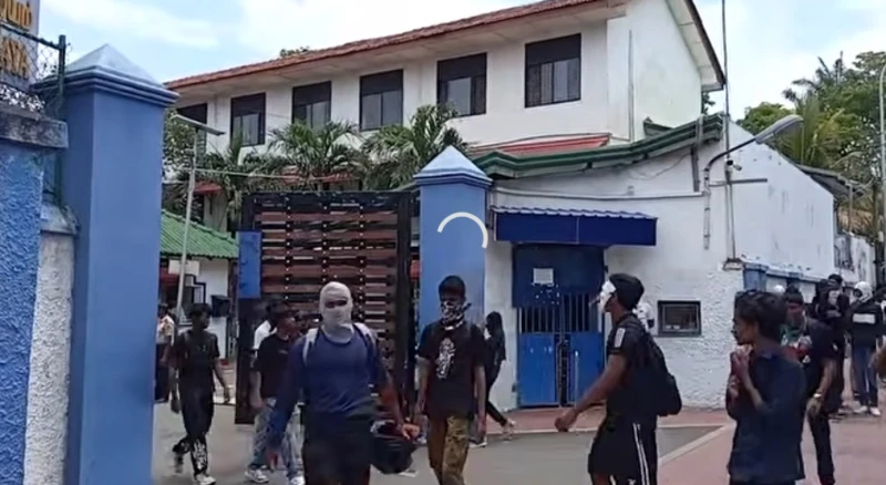 bigmatch-boys-jump-to-visakha-photos