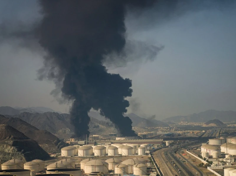 two-of-kuwaits-major-oil-refineries-burn-in-iranian-drone-strikes-strong-impacts-on-asian-energy-markets