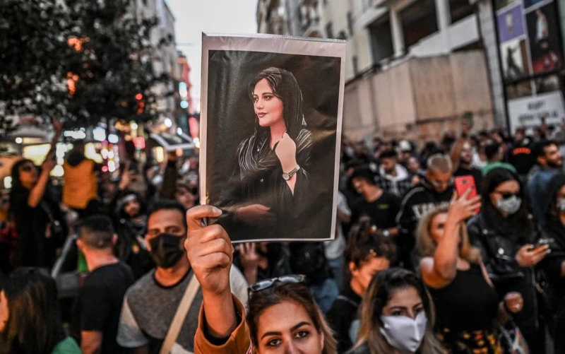 the-reason-why-iran-does-not-move-despite-being-surrounded-and-attacked