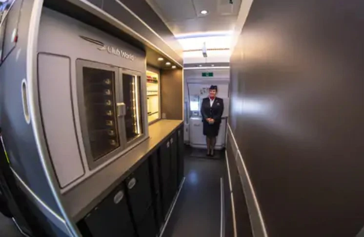 a-plane-flew-for-13-hours-with-a-dead-body-of-a-woman