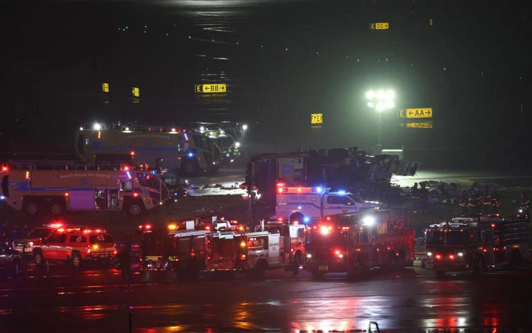 air-canada-express-crashes-in-new-york