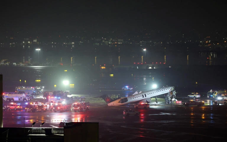 air-canada-express-crashes-in-new-york