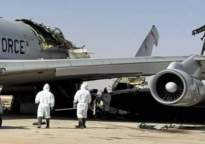 a-boeing-e-3g-sentry-was-destroyed-in-an-iranian-attack-on-an-american-base-in-saudi-arabia
