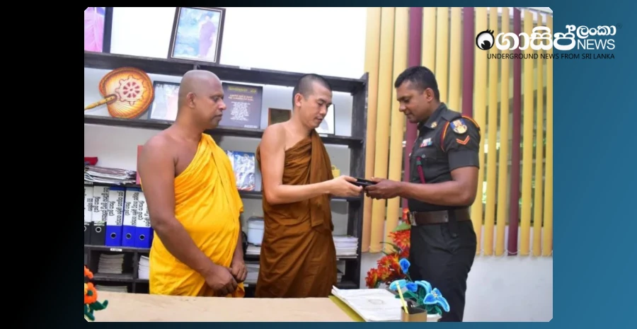 an-army-soldier-finds-a-foreigners-missing-wallet