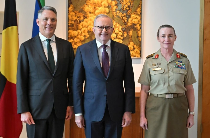 australias-first-female-army-commander---lieutenant-general-susan