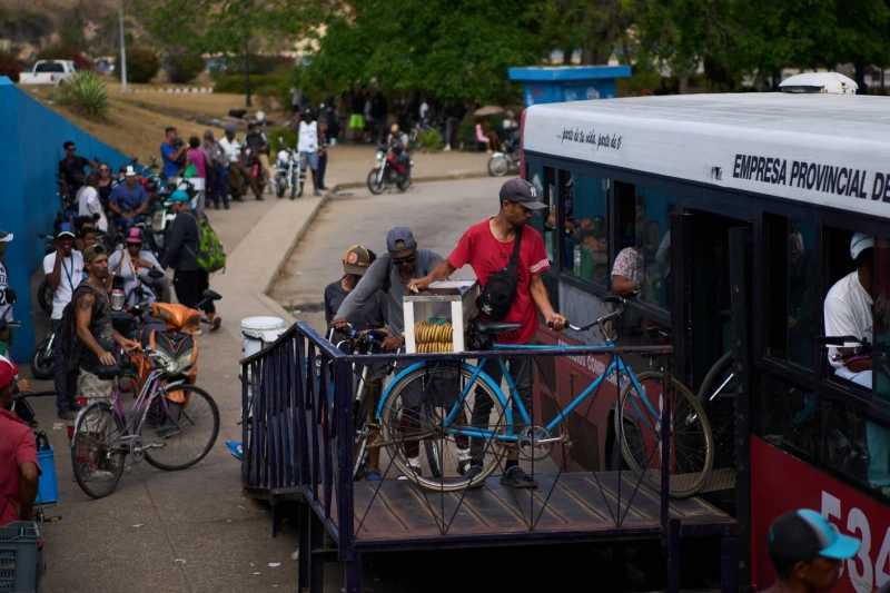 cubans-who-have-lost-oil-since-the-day-after-the-us-invasion-of-venezuela-are-suffering-from-hell