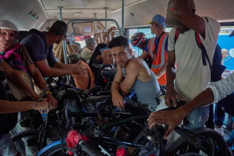 cubans-who-have-lost-oil-since-the-day-after-the-us-invasion-of-venezuela-are-suffering-from-hell