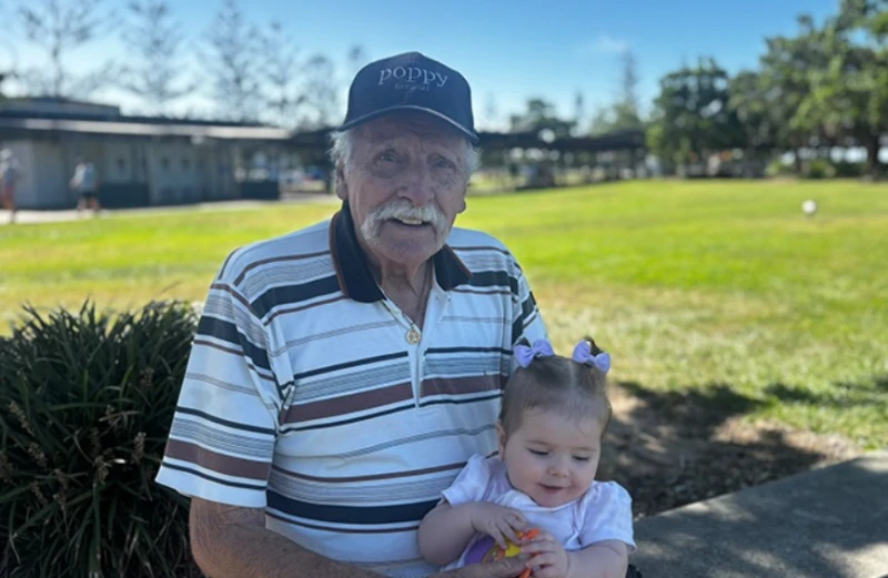worlds-oldest-first-time-grandfather-in-australia