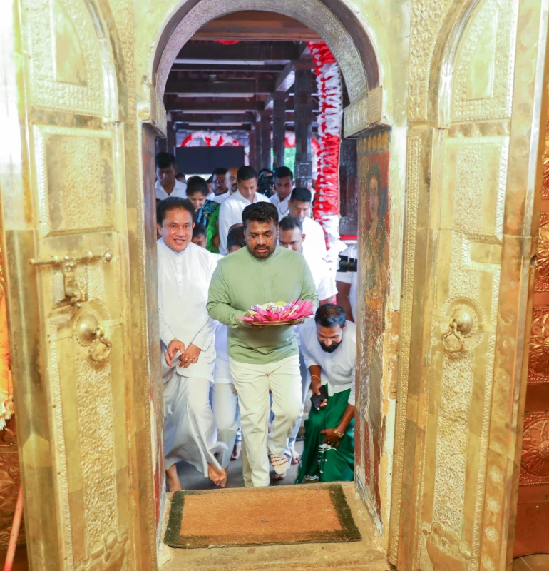 the-president-joins-the-official-ceremony-of-head-oiling