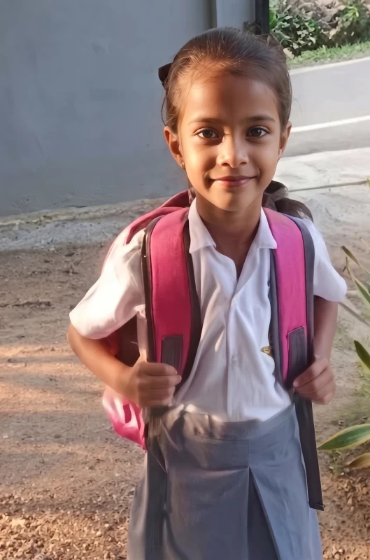 6-year-old-ihansa-piliyandala-hid-in-the-pool-during-her-relatives-new-years-party