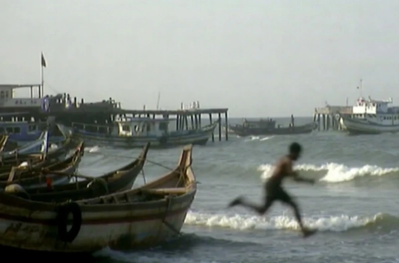 the-dead-body-of-the-young-man-who-saw-the-police-while-selling-drugs-and-jumped-into-the-sea-floats