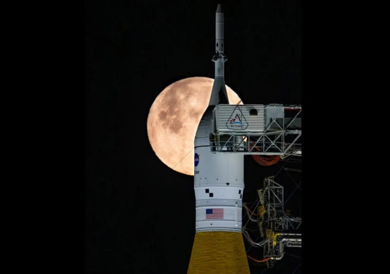 the-toilet-problem-of-the-plane-that-went-to-the-moon-came-to-the-fore