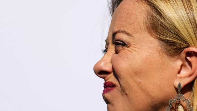 italian-prime-ministers-jhumka-earring-sparks-controversy-in-india