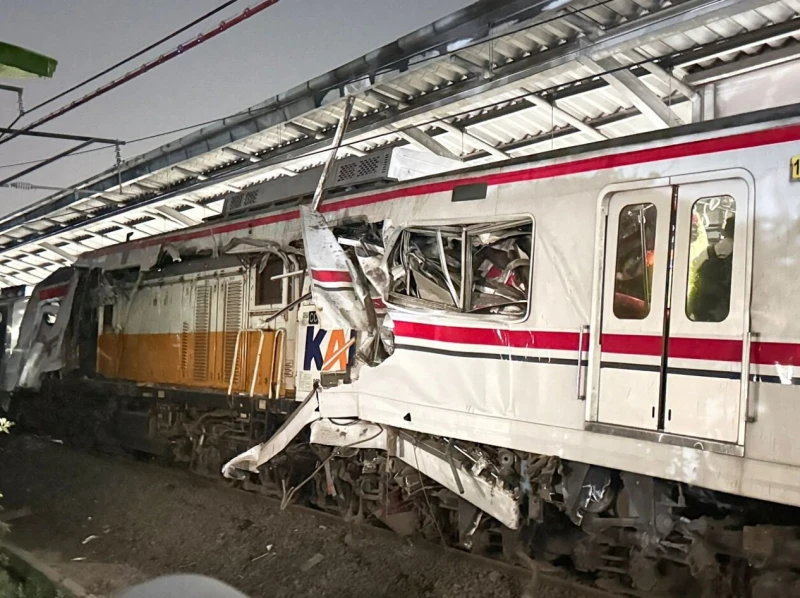 14-people-were-killed-and-84-injured-in-a-serious-train-accident-in-indonesia