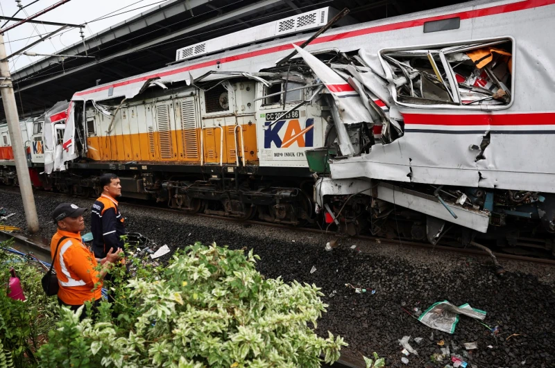 14-people-were-killed-and-84-injured-in-a-serious-train-accident-in-indonesia