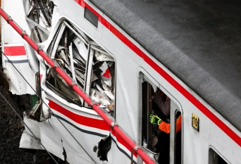 14-people-were-killed-and-84-injured-in-a-serious-train-accident-in-indonesia