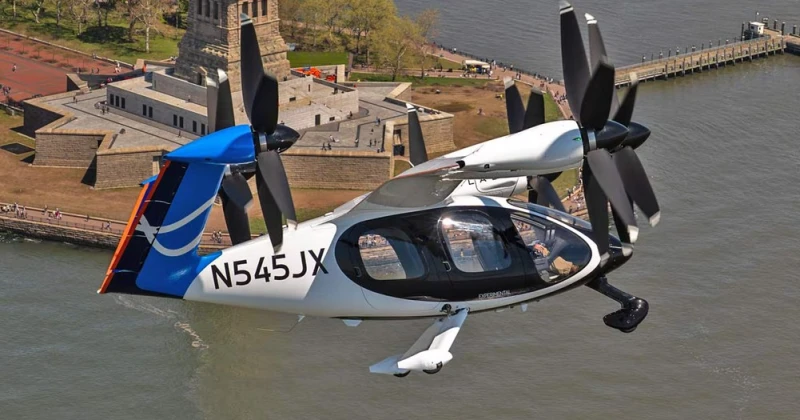 flying-taxis-fly-over-traffic-in-new-york-city