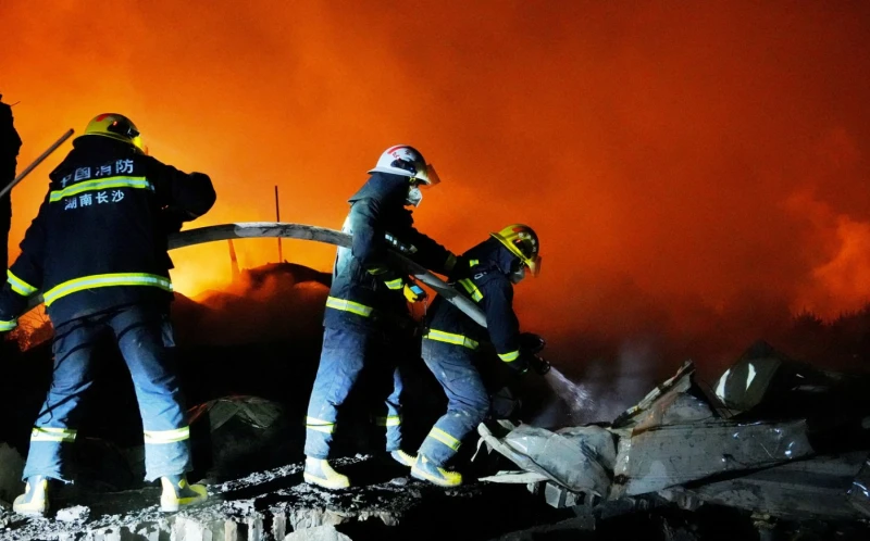 21-killed-in-an-explosion-at-a-chinese-fireworks-factory