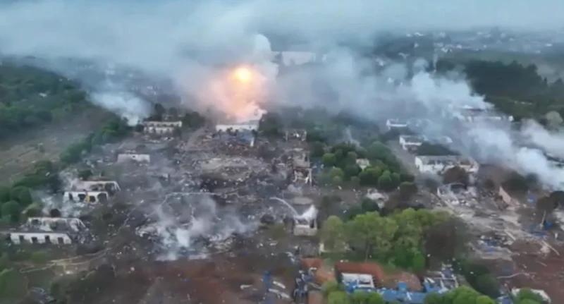 21-killed-in-an-explosion-at-a-chinese-fireworks-factory