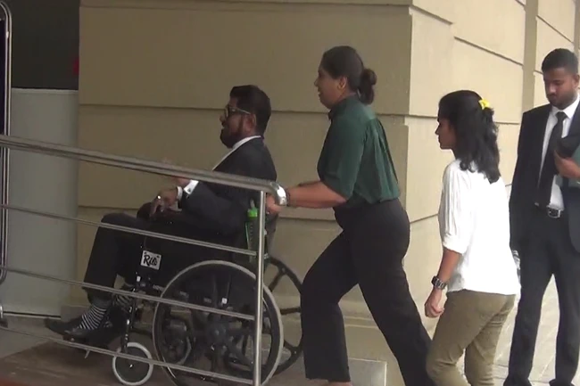 the-girl-came-in-a-wheelchair