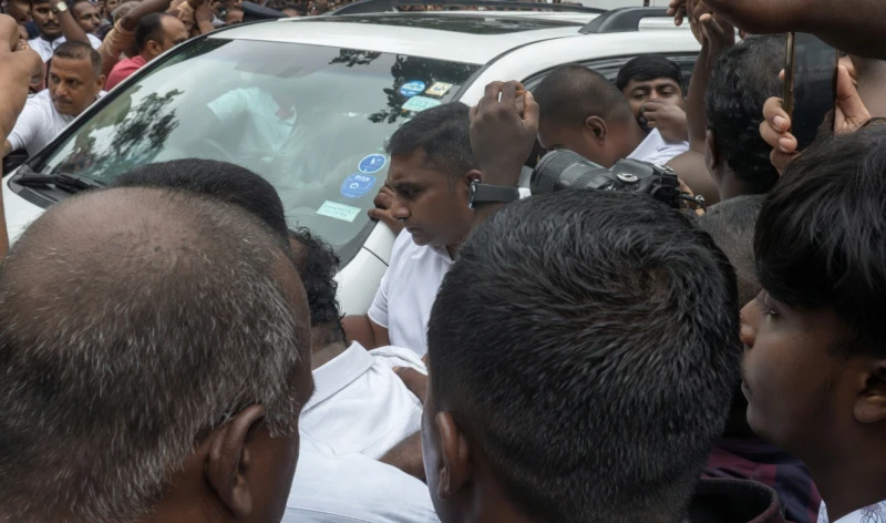 mahinda-leaves-unharmed