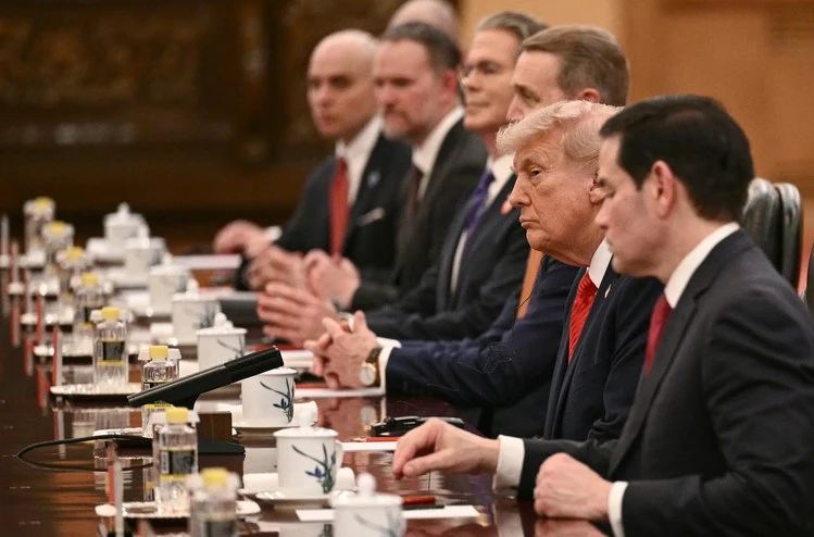 trump-goes-to-china-and-meets-xi-jinping
