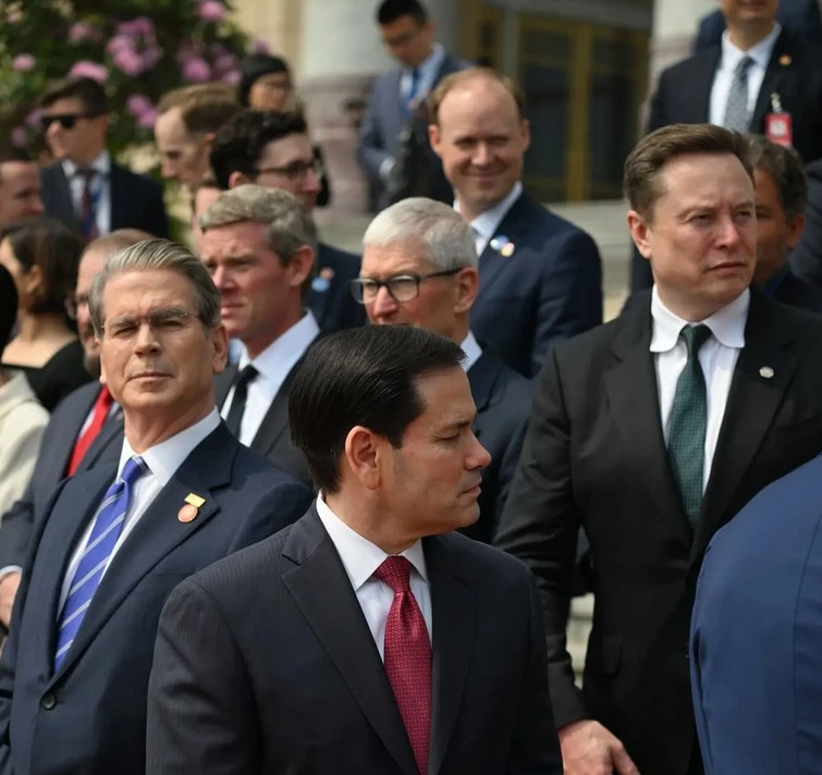 trump-goes-to-china-and-meets-xi-jinping