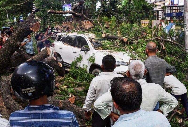 111-people-died-in-northern-india-due-to-extremely-severe-storm-conditions