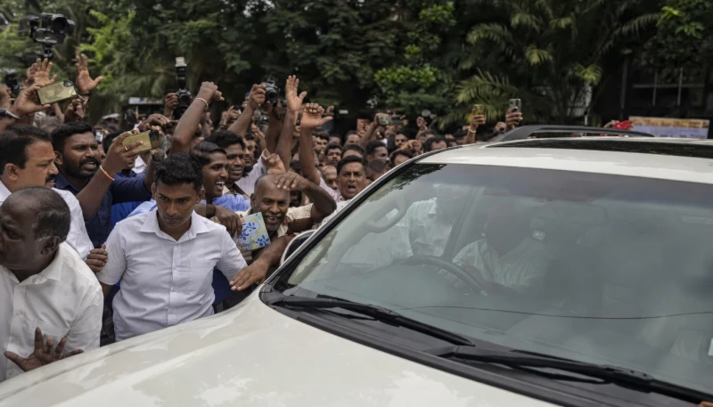 it-is-the-governments-fault-for-not-checking-the-bodies-of-the-large-crowd-that-came-when-mahinda-came-to-the-bribery-commission