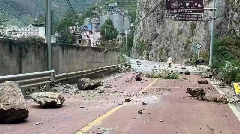 earthquake-in-southwest-china---buildings-destroyed